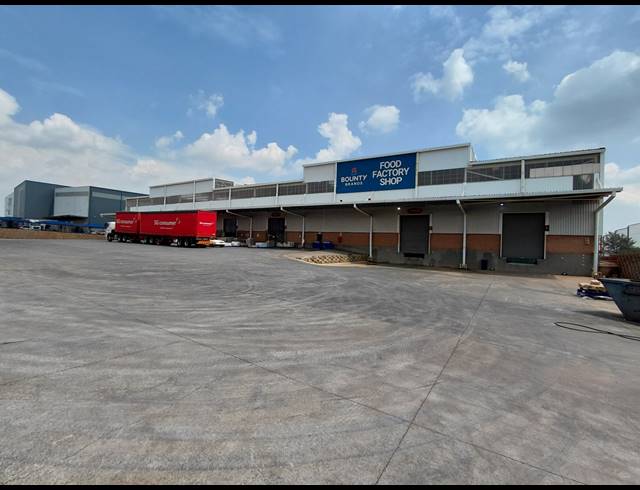 7,838M² WAREHOUSE TO LET IN CLAYVILLE